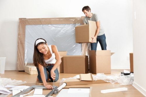 Moving van service near Gunnersbury residential streets