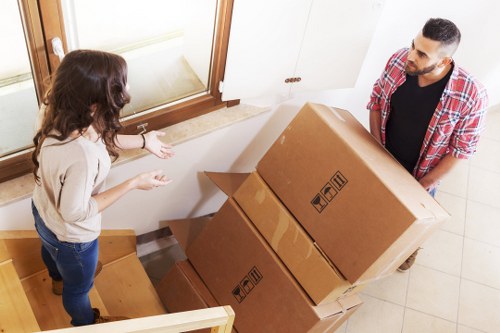 Local truck loading service for furniture and boxes in Gunnersbury