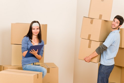 Local moving truck hire for narrow West London streets